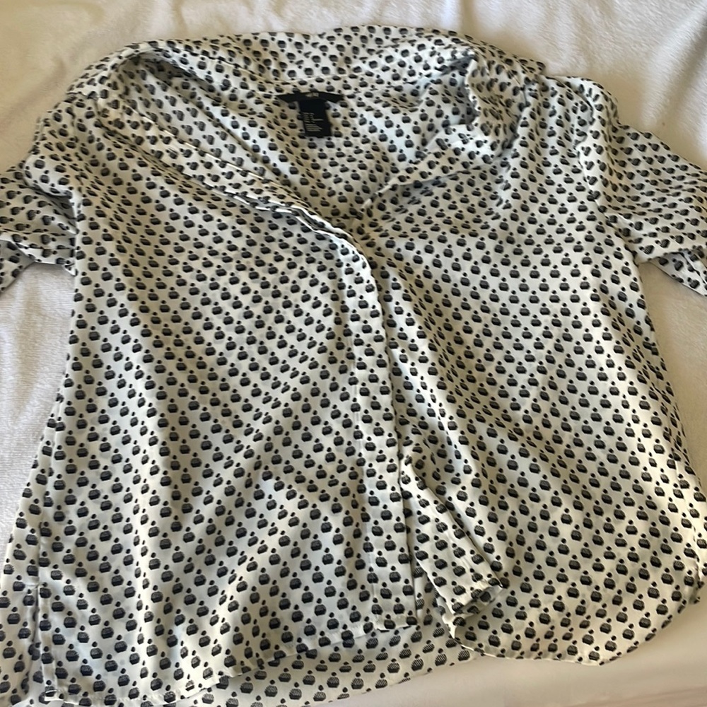 Collared black and white blouse